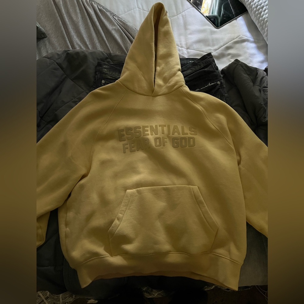 Essentials hoodie fear of god